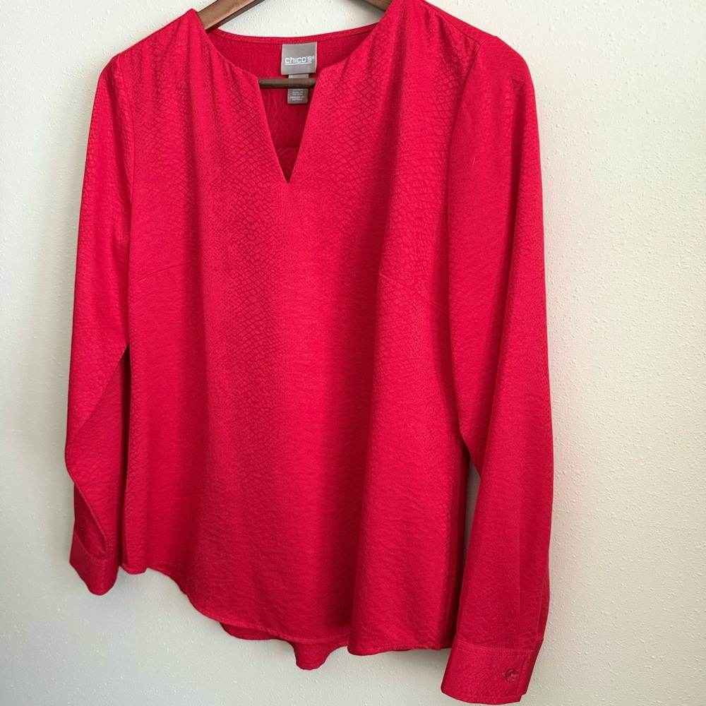 Chico’s Vibrant Red Textured Blouse Split V Neck Long Sleeve Top Size Small - Picture 3 of 8